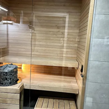 New 42 Square Feet Two Bedrooms With Sauna For Six Apartmán