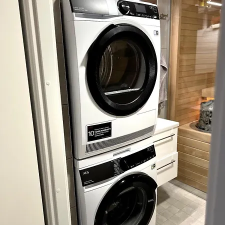 Apartmán New 42 Square Feet Two Bedrooms With Sauna For Six